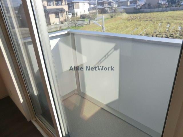  AXIS