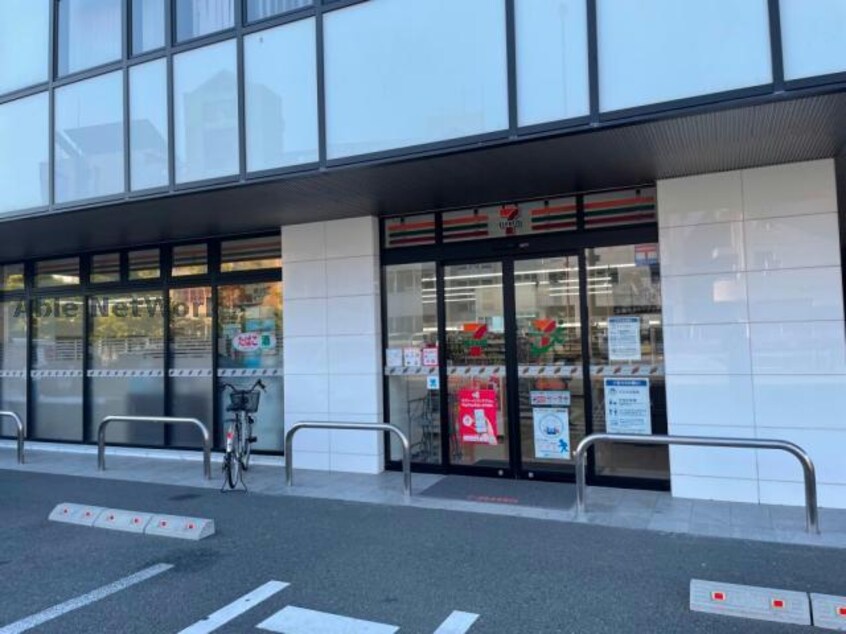 セブンイレブン豊橋東小田原町店(コンビニ)まで352m CASA99