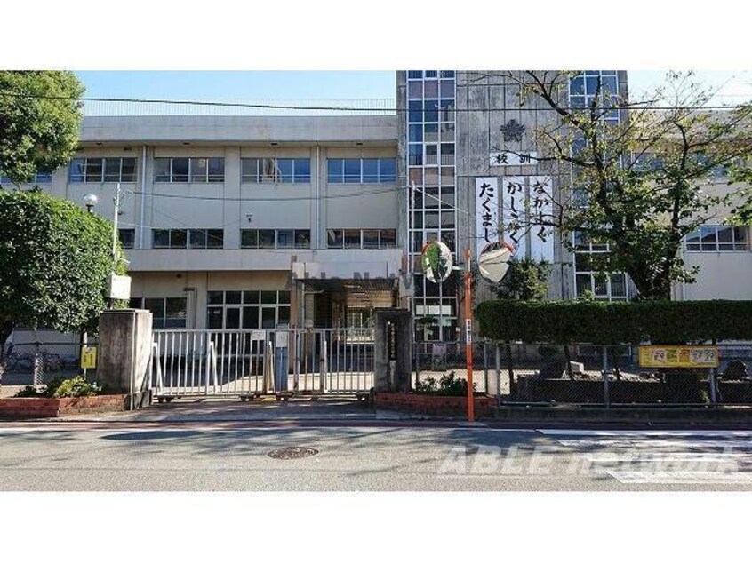 熊本市立本荘小学校(小学校)まで548m※中央店撮影 Salute(本荘)