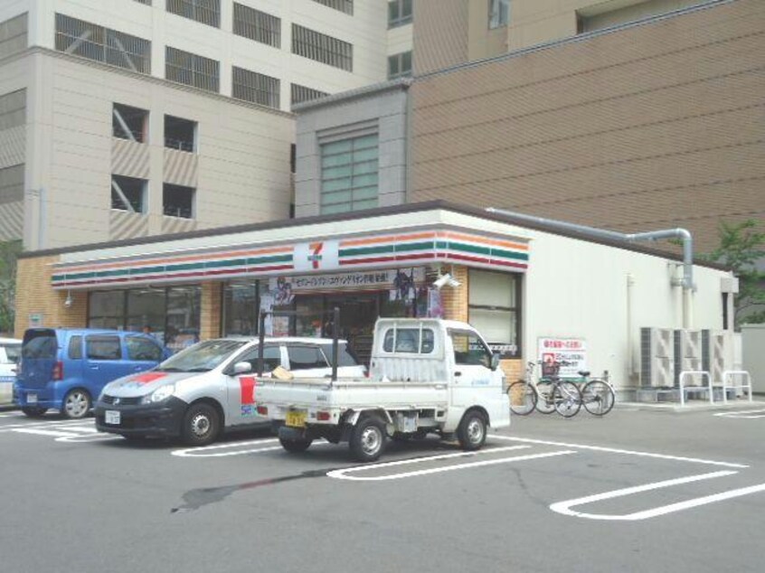 セブンイレブン新潟寄居町店(コンビニ)まで751m コーストフラッツ双葉