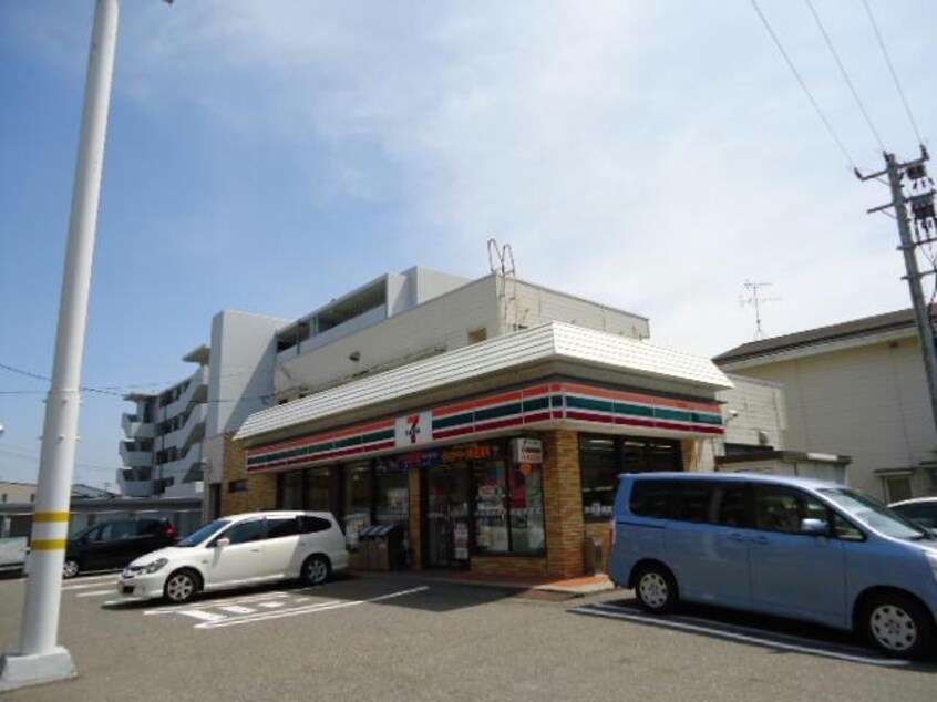 セブンイレブン新潟信濃町店(コンビニ)まで124m グランフォーレ浜浦