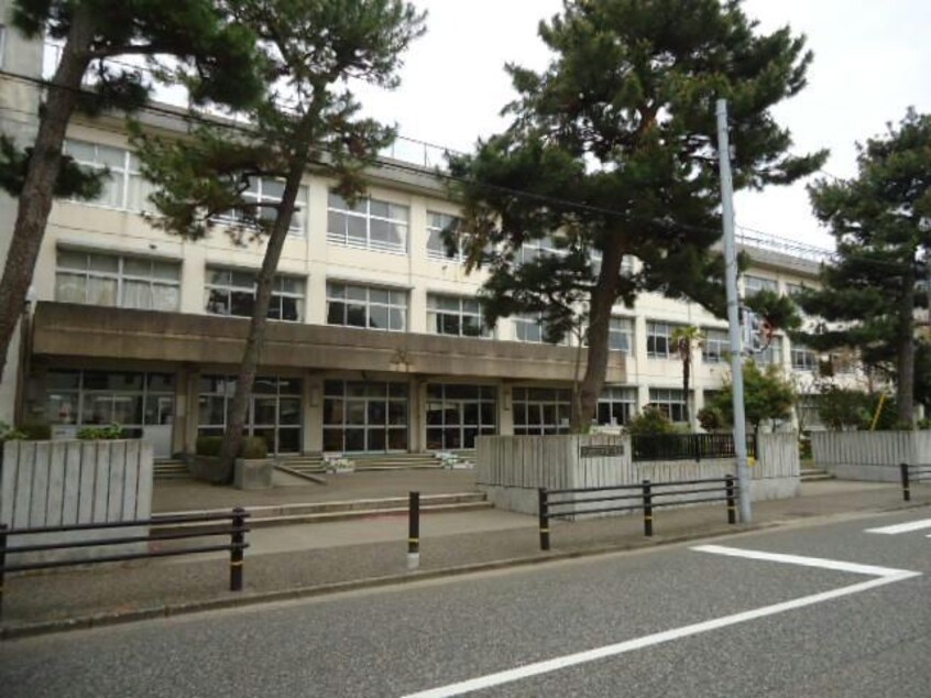 新潟市立浜浦小学校(小学校)まで559m ボナール浜松イースト