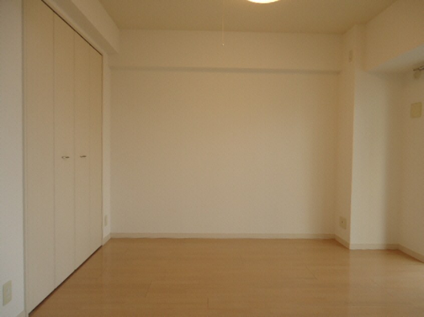 別部屋反転写真 レガーロけやき通り