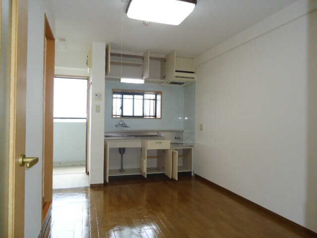  ロイヤル上大川前