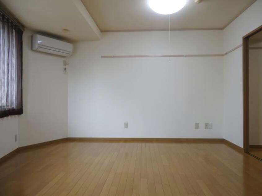 部屋参考写真 ロイヤル礎