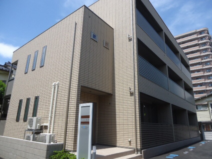  アーバン上大川前