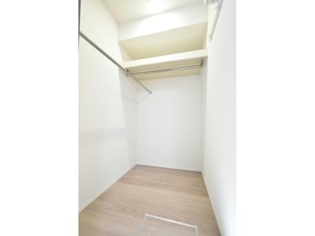  Ｄ‐ＲＯＯＭ新和