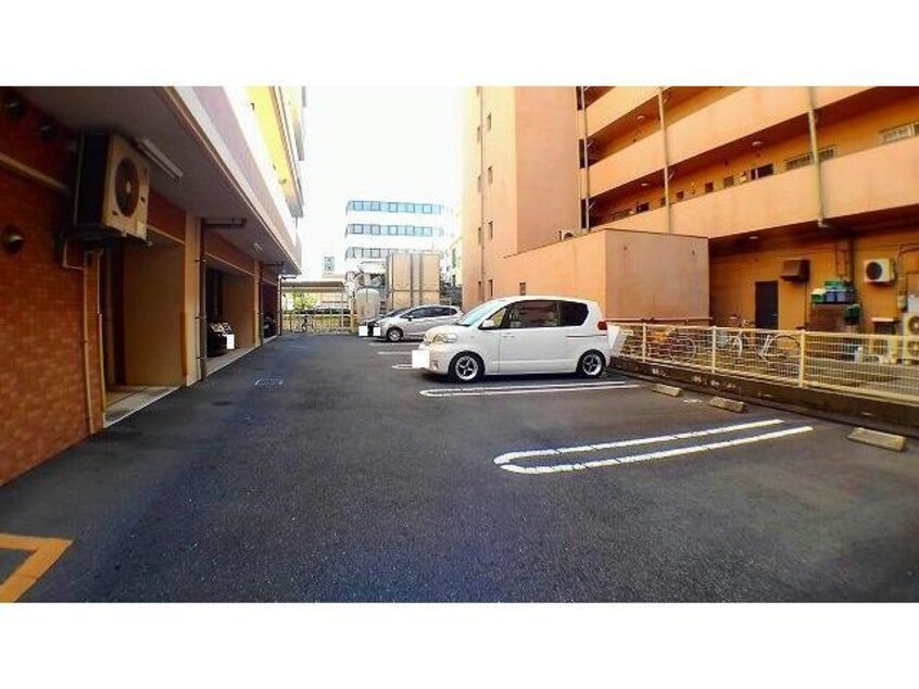  ロイヤルビーズ駅南