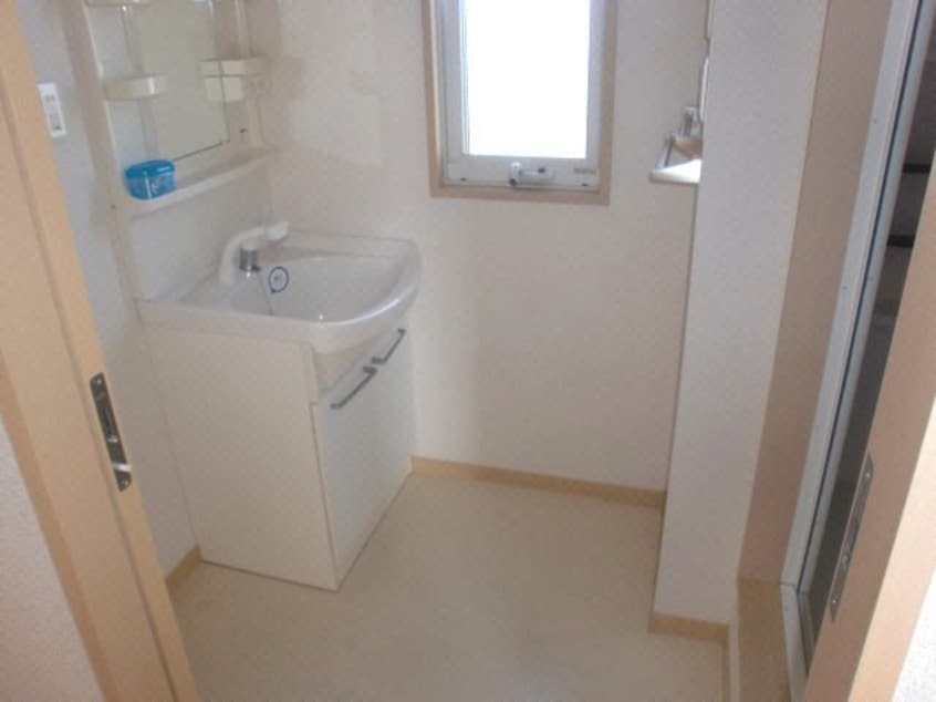 ☆忙しい朝に便利な洗面化粧台☆ ロイヤルコート・ニシムラ