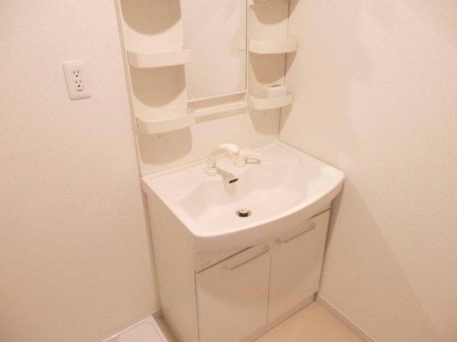  ウィステリア菜花