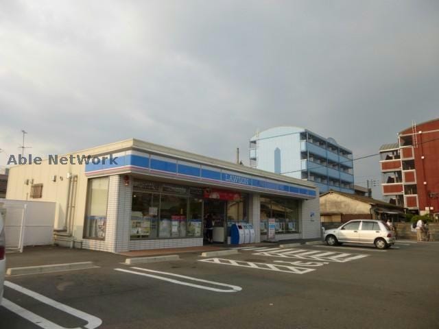 ローソン佐賀大学通り店(コンビニ)まで893m ブルージュハイムⅡ