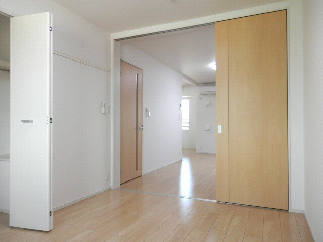  スモールウッズタウンＴＯＭＯⅢ