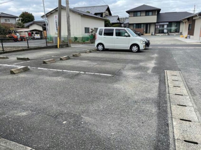  ネオコーポリラ開成　B