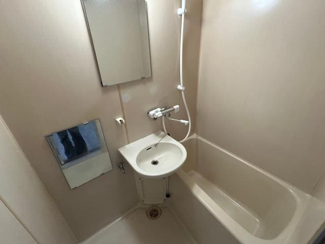  中央バス（岩見沢市）/美園小学校前 徒歩3分 2階 築34年