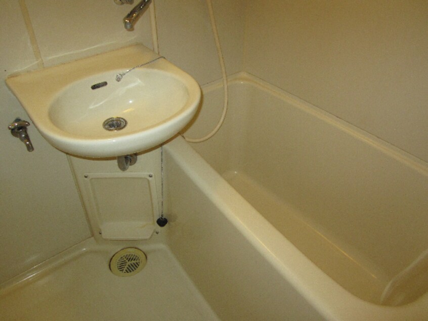  中央バス（岩見沢市）/美園小学校前 徒歩3分 3階 築34年