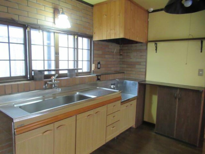  9条東9丁目貸家