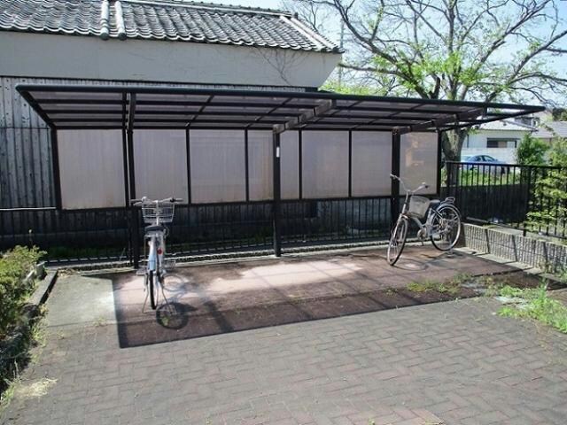  イーストハウス