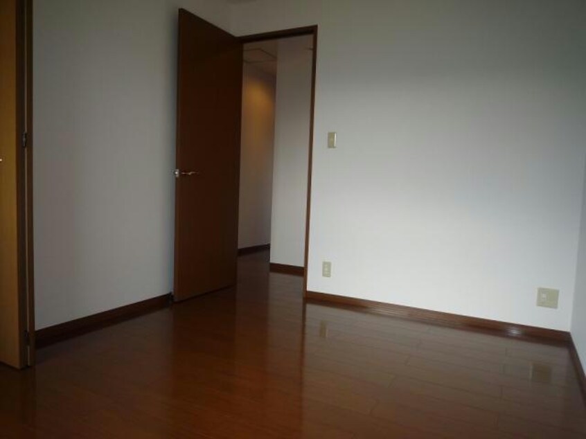  リバーサイド市川A・B