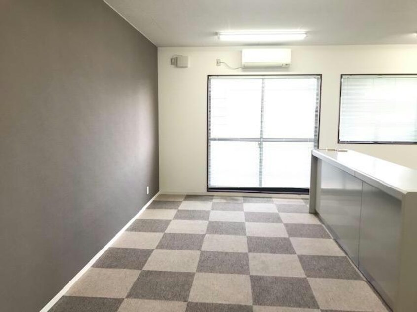  くれよんビル　貸事務所