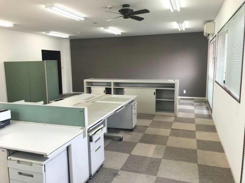  くれよんビル　貸事務所