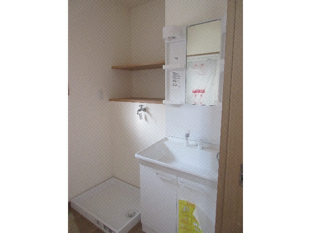  下三栖岩屋谷貸家