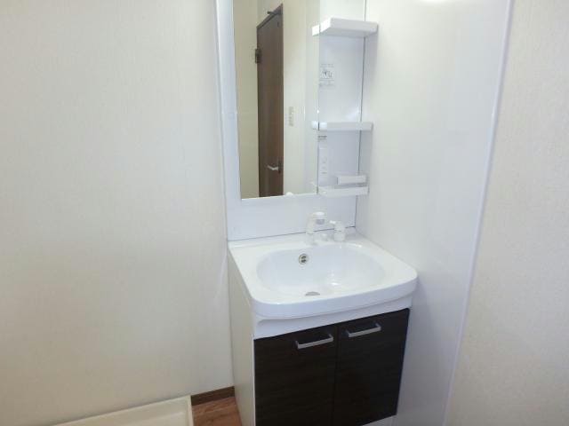 シャワー付洗面化粧台 ハイツなきり