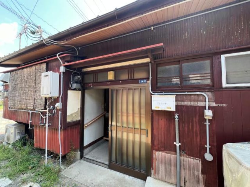  高雄アパート（左）