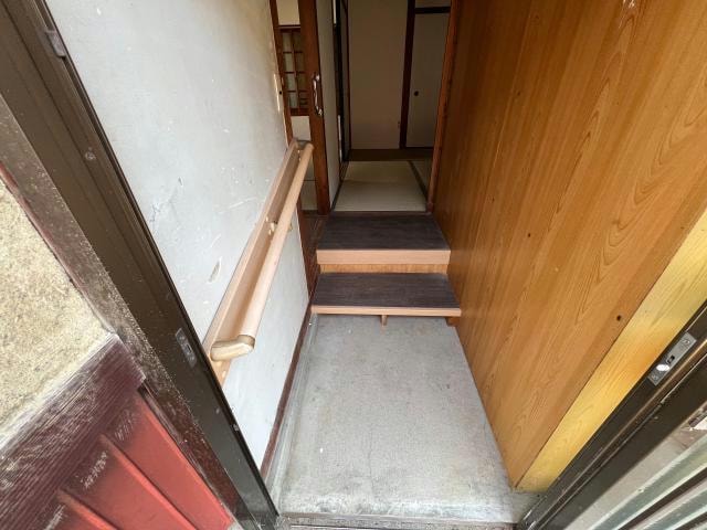  高雄アパート（左）