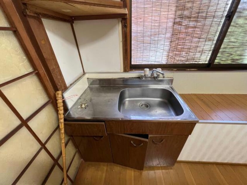  高雄アパート（左）