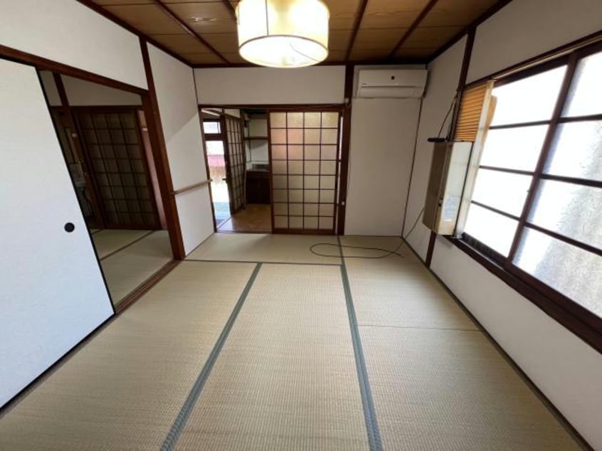  高雄アパート（左）