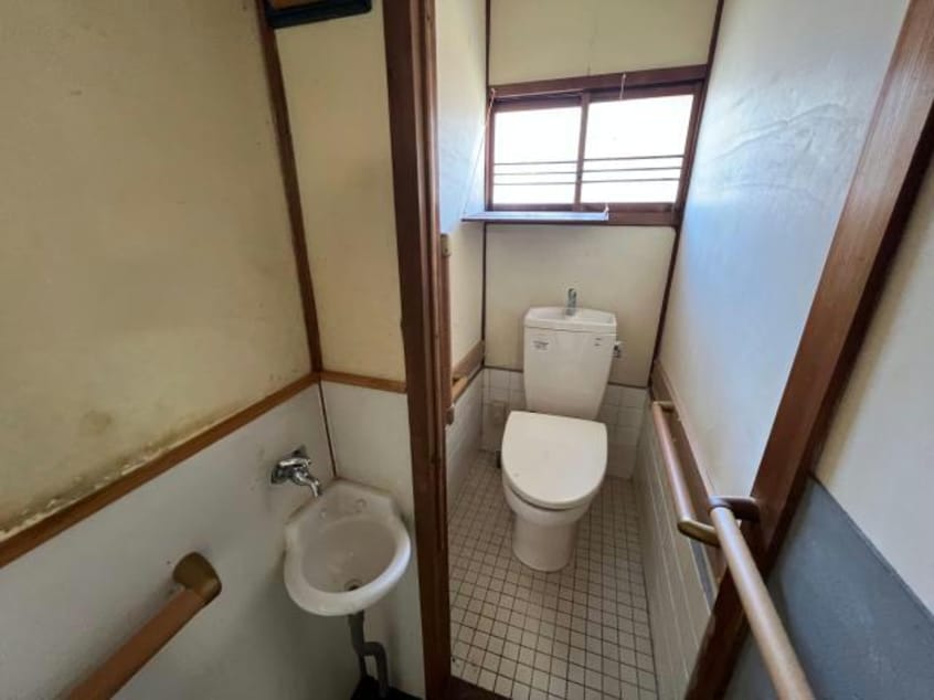  高雄アパート（左）