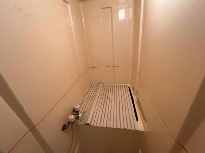  高雄アパート（左）