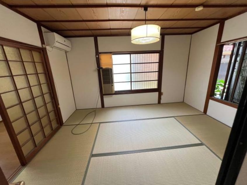  高雄アパート（左）