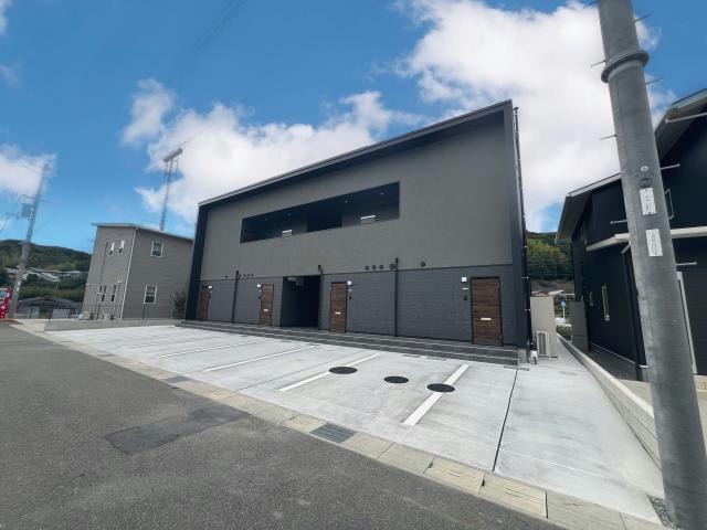  メゾン・ミヌエット（猫専用アパート）