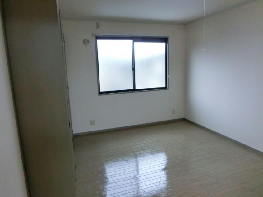 洋室２ アットホーム花