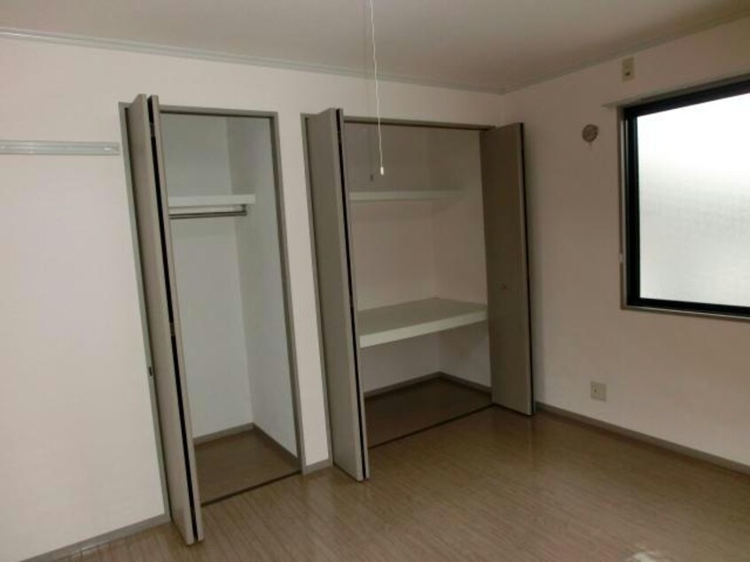 洋室２クローゼット アットホーム花