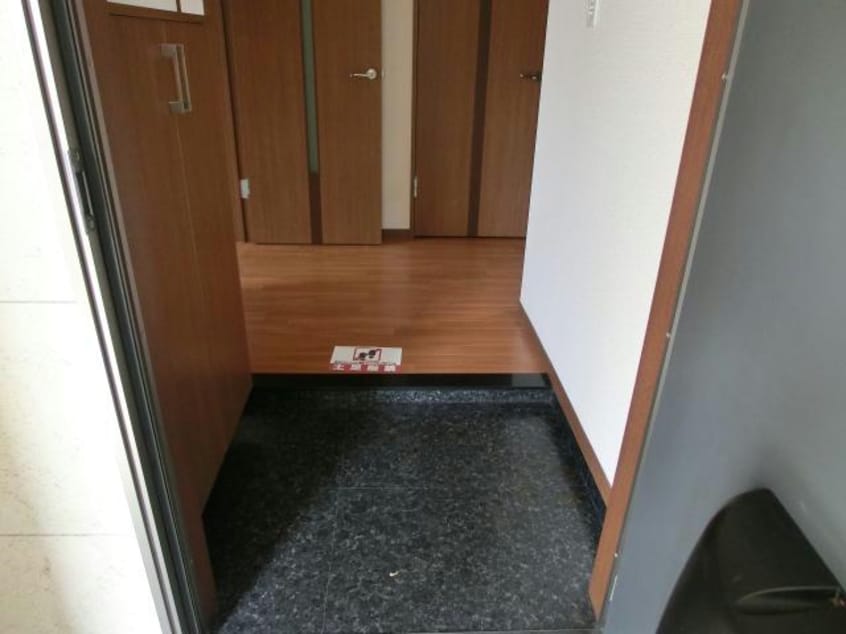 玄関 ルミナス・新和