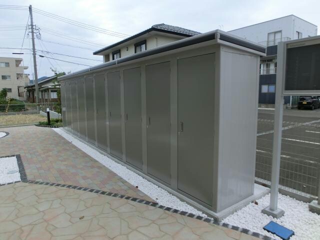 外物置 グラン　コンフォレア