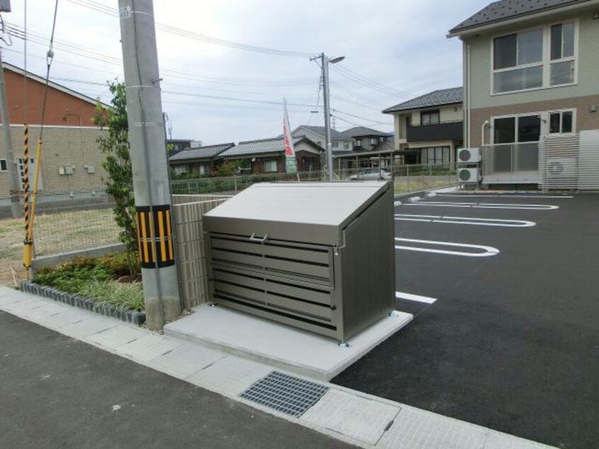 専用ゴミ置場 グラン　コンフォレア