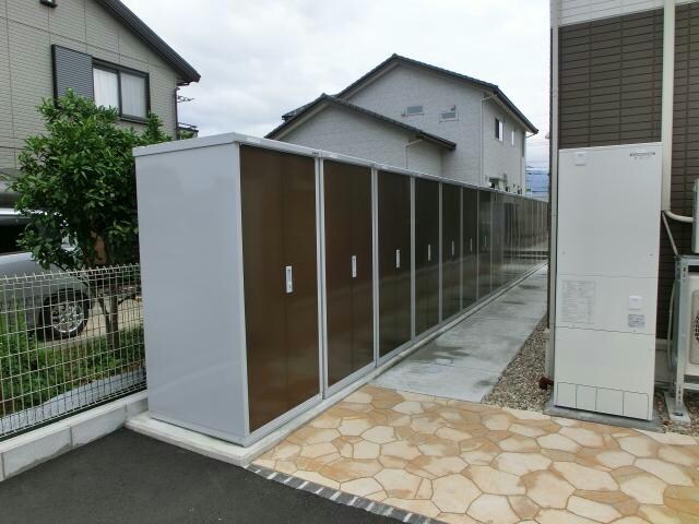 外物置 Ｆ．エミール