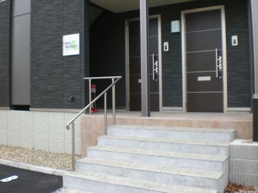 1階玄関周り グレイス　レジデンス