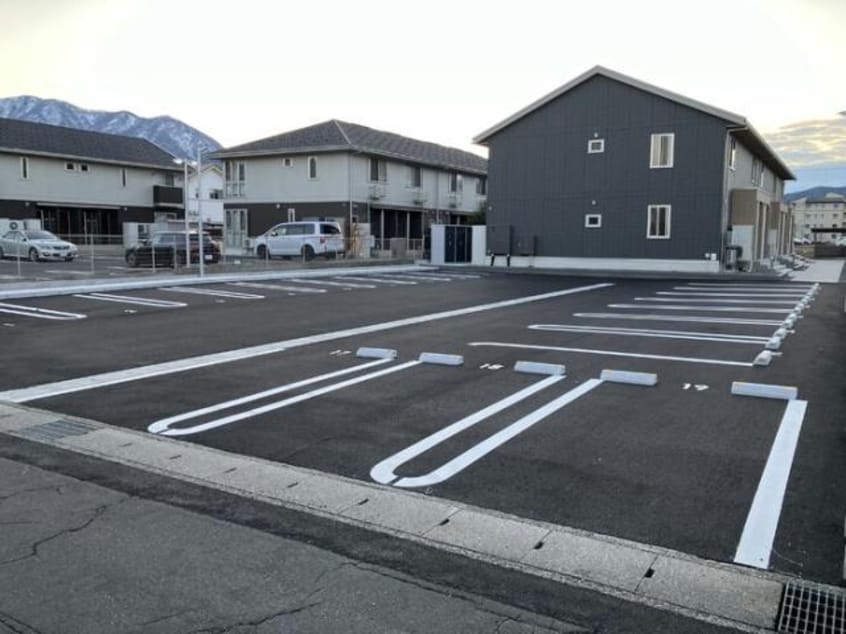 駐車場 Cerf　Cornu　