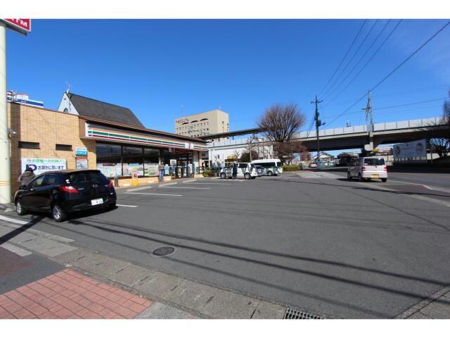 セブンイレブン足利東武駅前店(コンビニ)まで515m※足利市駅の目の前にあります。 フレグランス八雲