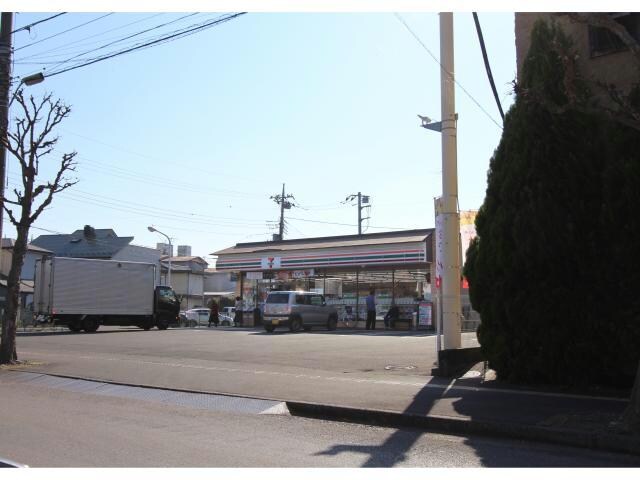 セブンイレブン足利岩井町店(コンビニ)まで325m パールハイツ