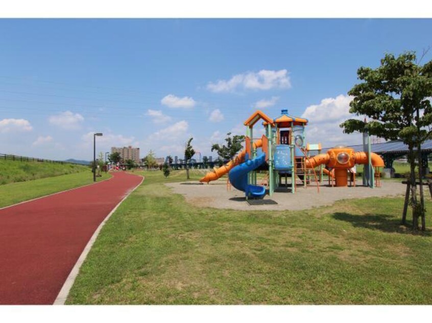 五十部運動公園(公園)まで2355m※綺麗な遊具やランニングコース、テニスコートや野球場があります タカハイツ