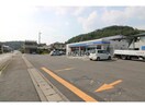 ローソン足利八幡東店(コンビニ)まで490m エスポワールMITA