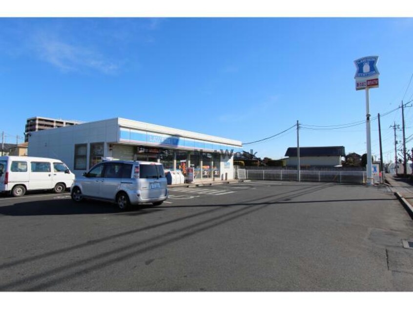 ローソン足利朝倉町店(コンビニ)まで468m※コンビニ限定商品は見逃せませんね。 ★Questa「クエスタ」