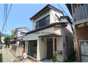 八幡町貸家EY