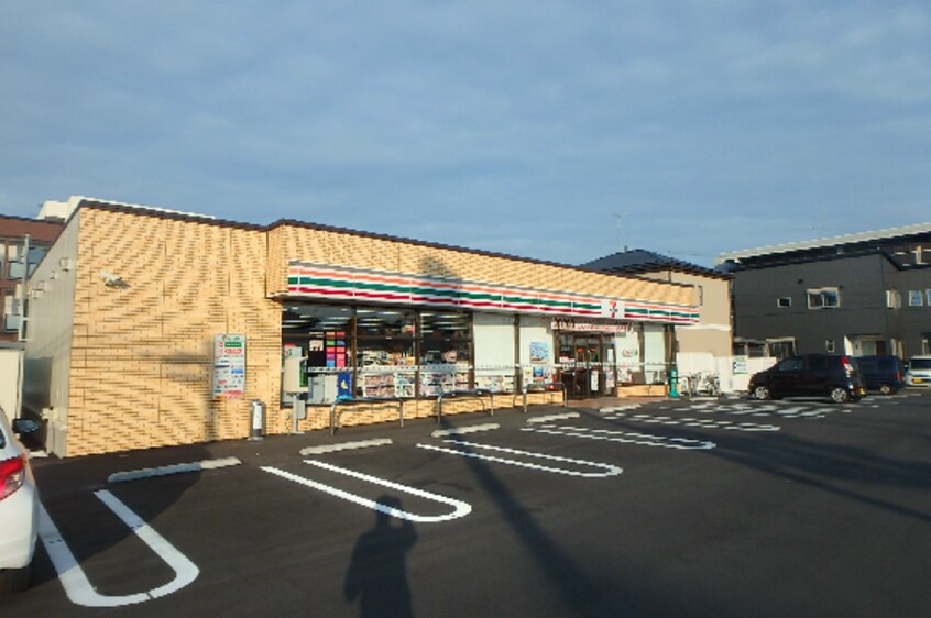 ｾﾌﾞﾝｲﾚﾌﾞﾝ 新潟和合町1丁目店(コンビニ)まで480m ロイヤル・コート藤E棟