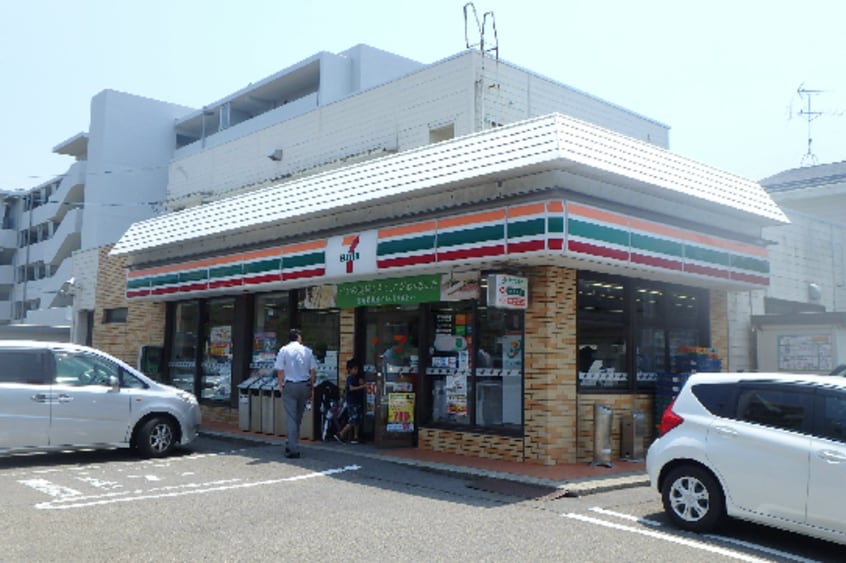ｾﾌﾞﾝｲﾚﾌﾞﾝ 新潟信濃町店(コンビニ)まで417m BUENA関屋堀割